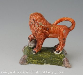 Pearlware 'Medici' Lion